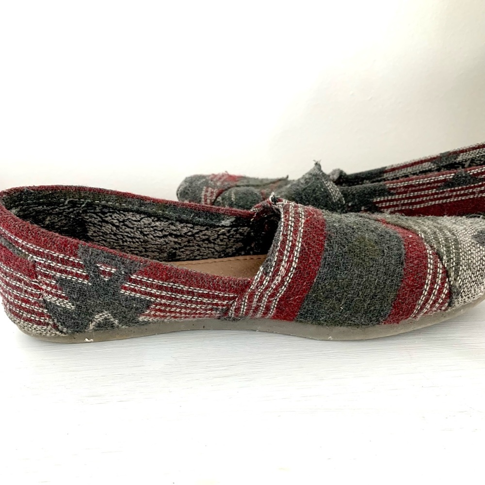 TOMS fleece shoes